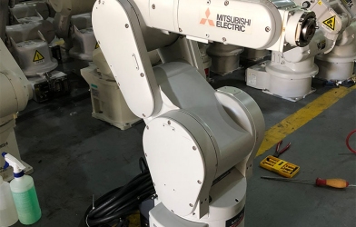 機(jī)器人30秒組裝一臺(tái)PS4! 時(shí)代拋棄你從來(lái)不會(huì)通知你