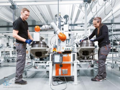 庫(kù)卡裝配機(jī)器人 庫(kù)卡裝配機(jī)器人